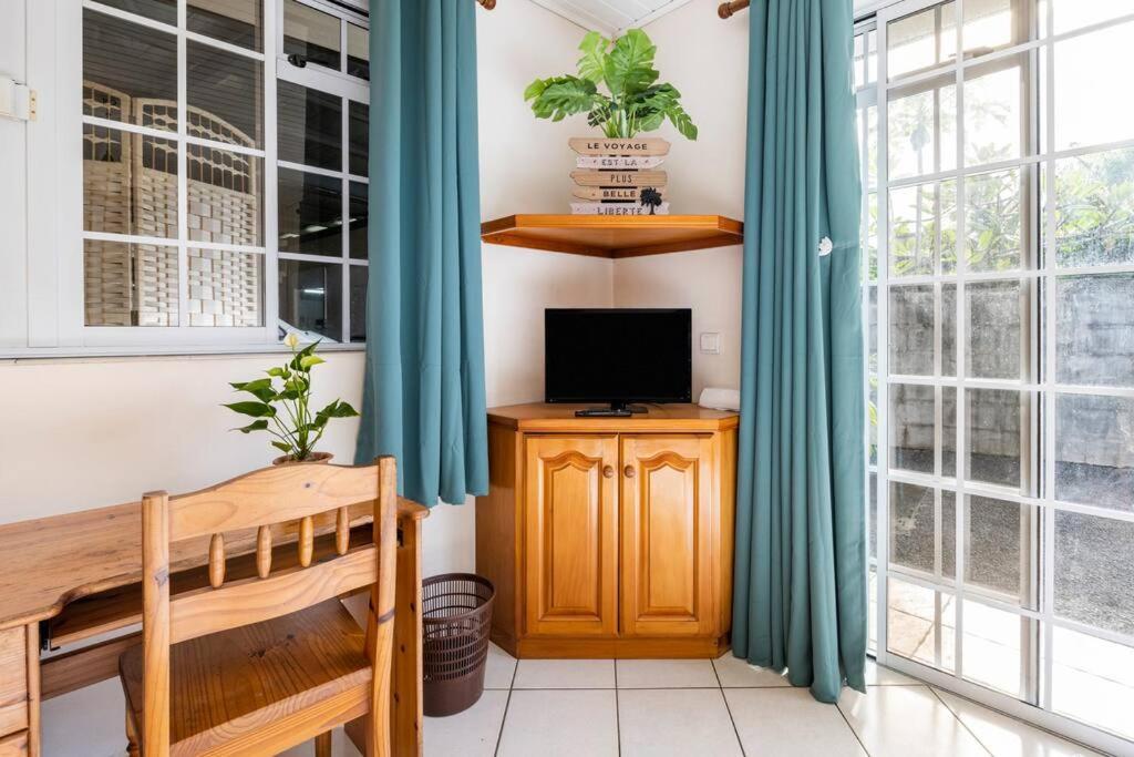 Chaine Lodge Maison Entiere Free Parking & Wifi 3Min De L'Aeroport Faaa Bagian luar foto