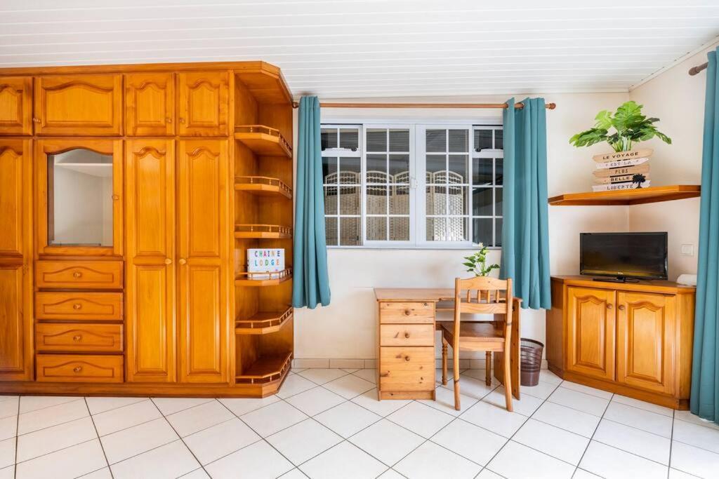 Chaine Lodge Maison Entiere Free Parking & Wifi 3Min De L'Aeroport Faaa Bagian luar foto